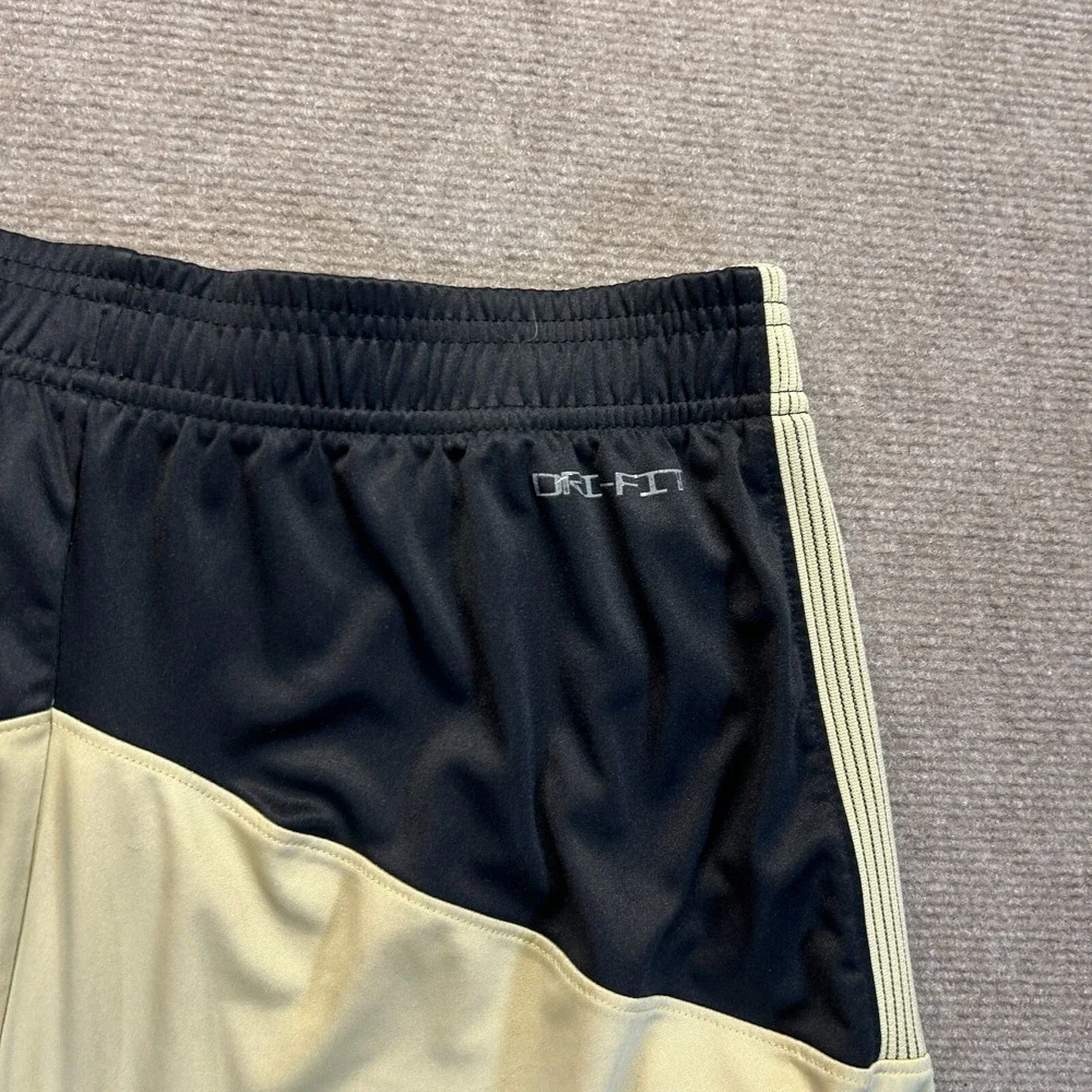 Wake Forest Demon Deacons Athletic Shorts Mens Medium Elastic Waist Nike Dri-Fit